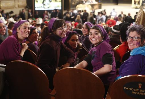 Mujeres de la Comisión 8-M, en el Teatro Real