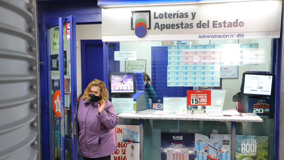 Pilar Vega, la otra lotera de Atocha: «Vendimos el segundo desde la maquinita»