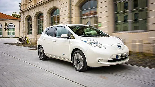 Nissan propone tres programas para convencer a los posibles compradores de su eléctrico Leaf