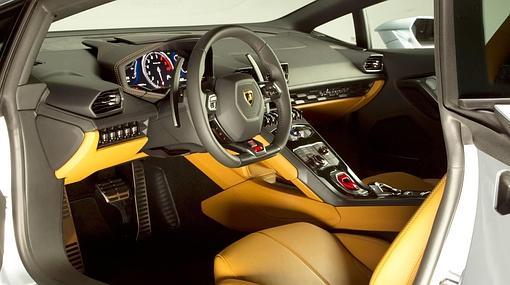 Puesto de conducción del Lamborghini