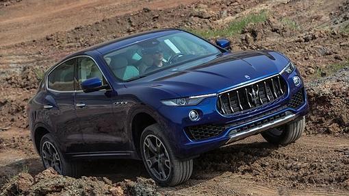 Incluso en campo el Maserati Levante se comporta sin miedo
