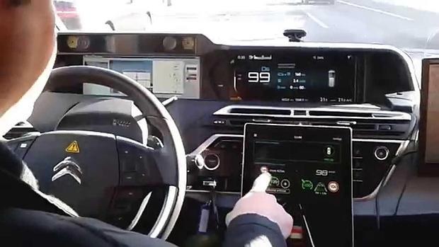 Habrá que hacer exámenes para conducir coches autónomos