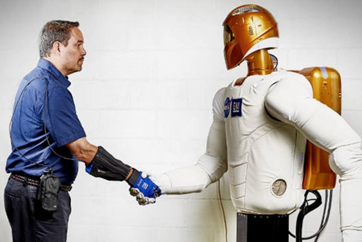 General Motors y la NASA crean un guante robótico que multiplica la fuerza de agarre