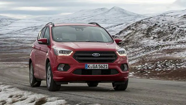 El nuevo Ford Kuga circulando por las carreteras heladas de Noruega