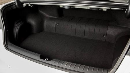 El maletero de la versión híbrida se queda en 307 litros