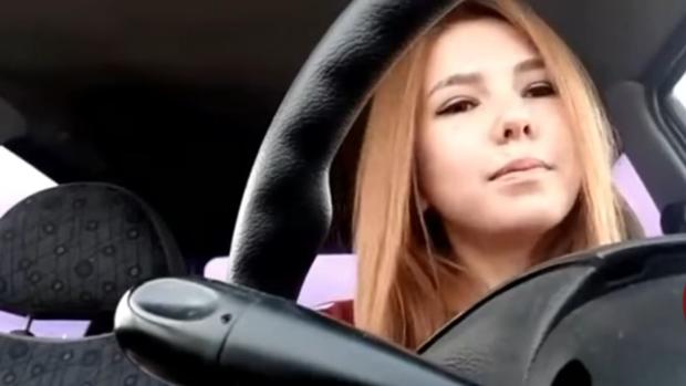 Una chica graba su propia muerte por usar el móvil mientras conducía