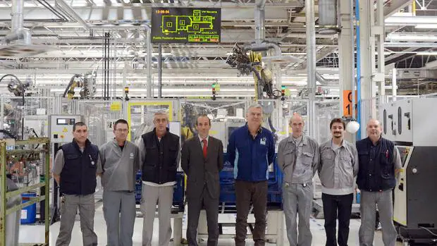 Los seis trabajadores ganadores del premio Trophy 2016 de Volkswagen