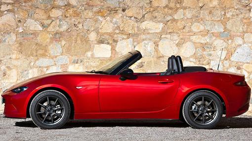 La silueta del Mazda MX-5 es más limpia que la de la versión RF de techo duro