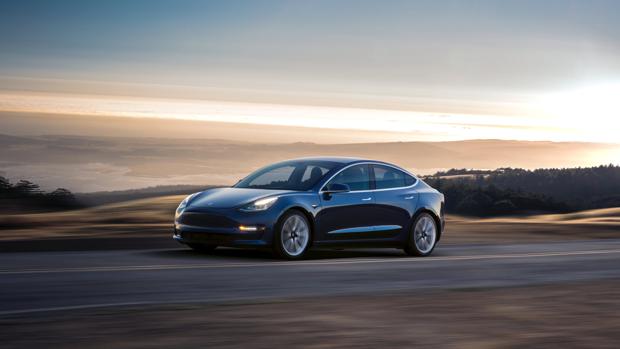 Tesla entrega las primeras 30 unidades del Modelo 3, su nuevo vehículo eléctrico