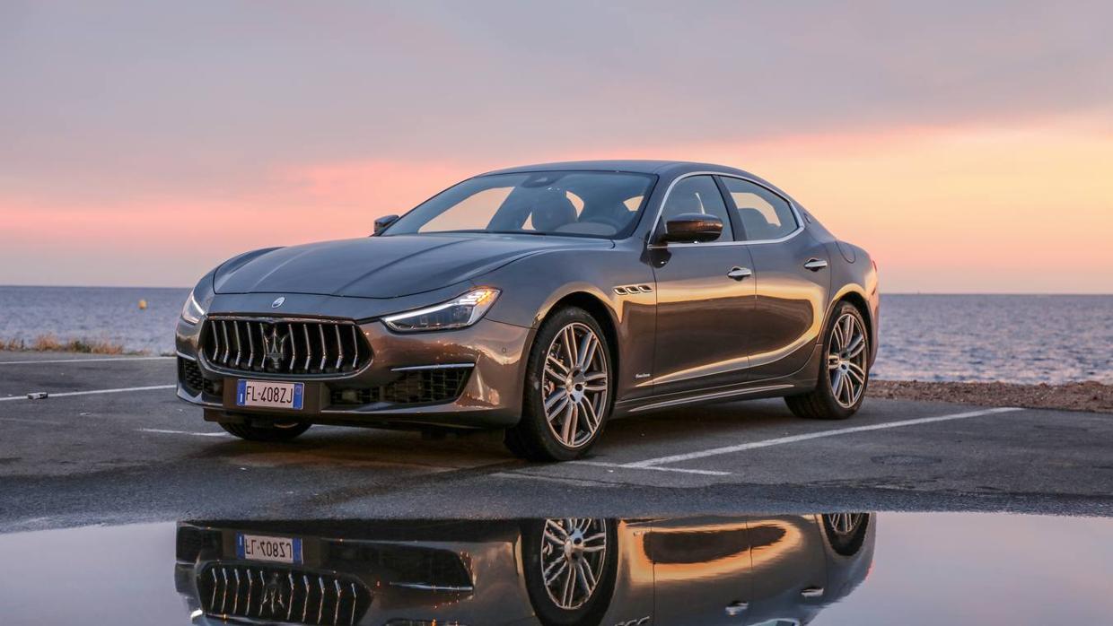 El sedán italiano Maserati Ghibli se renueva para ganar elegancia y deportividad