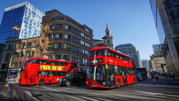 Los posos del café, biocombustible para los autobuses de Londres