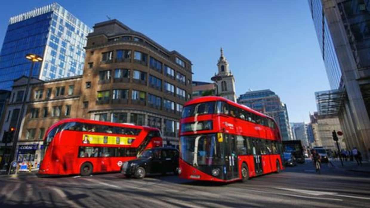 Los posos del café, biocombustible para los autobuses de Londres