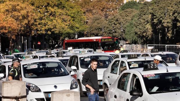Manual de instrucciones para viajar seguros en taxi