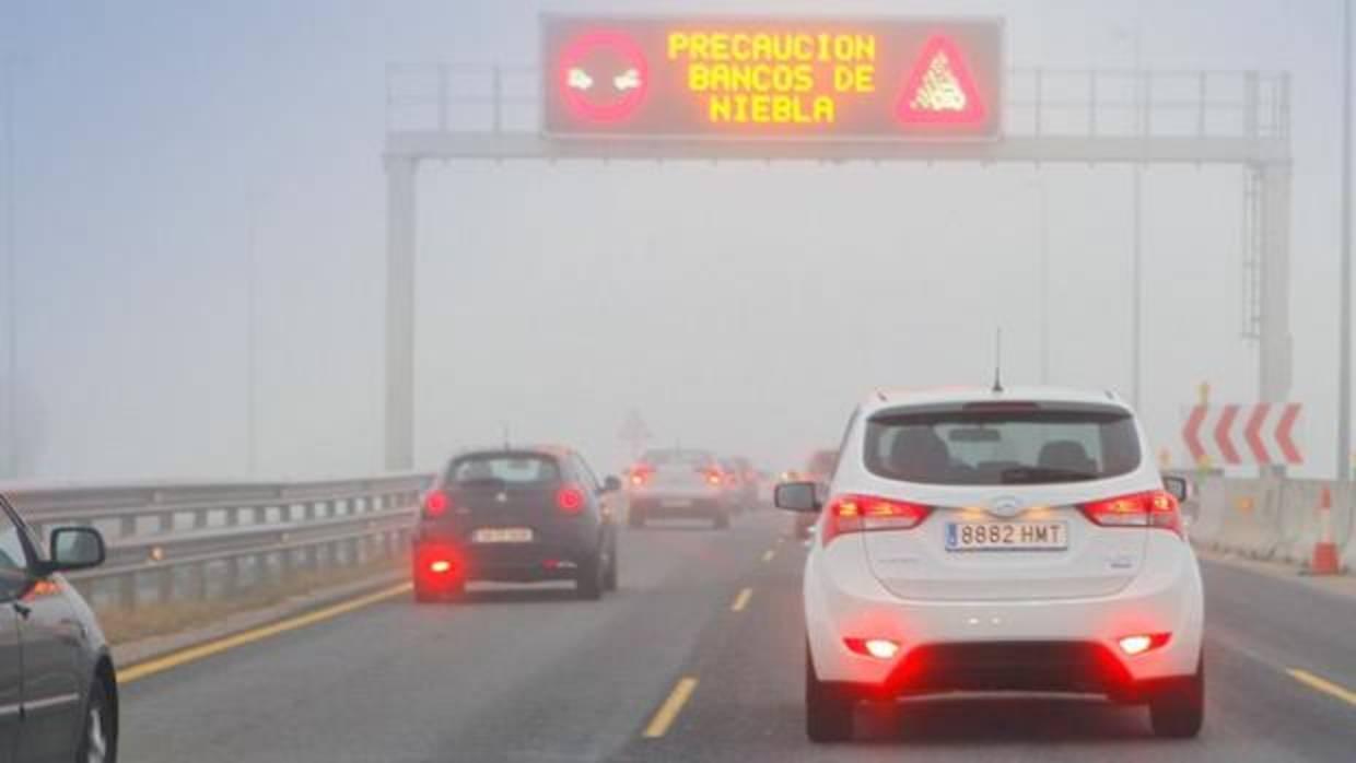 Cómo conducir con niebla de forma segura
