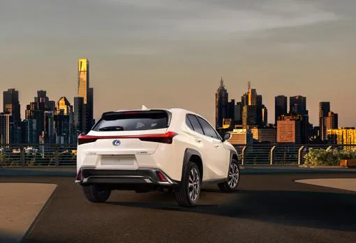 Nuevo Lexus UX: un SUV compacto híbrido para conquistar a los jóvenes