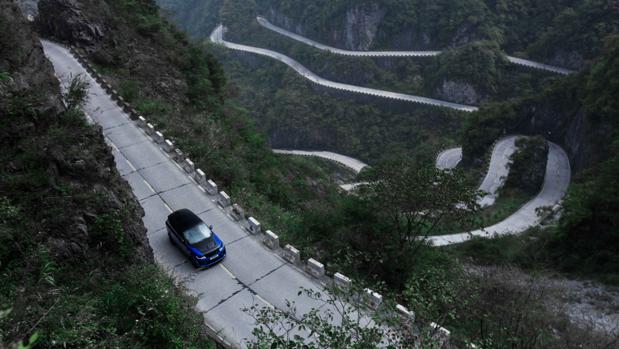 El Range Rover Sport SVR bate a un Ferrari 458 Italia en las 99 vueltas de Tianmen