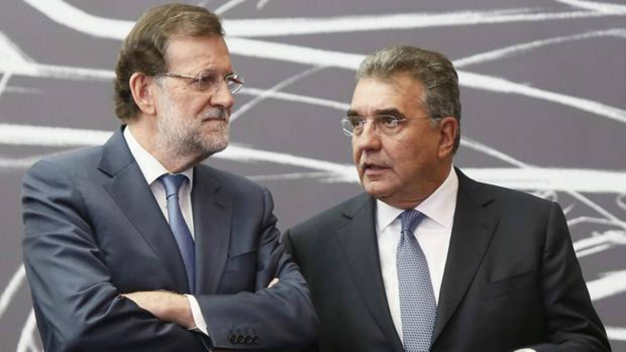 Mariano Rajoy y Francisco Javier García Sanz, en 2015