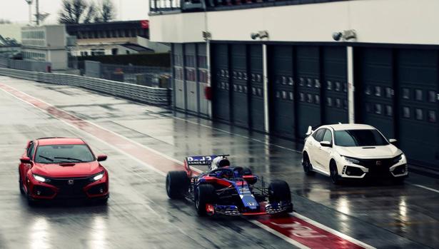 Los pilotos del equipo Red Bull Toro Rosso de F1 eligen el Honda Civic