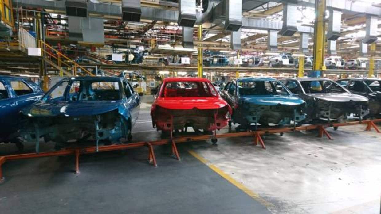 Cerca de 34 coches por hora salen de la fábrica de Citroën en Villaverde