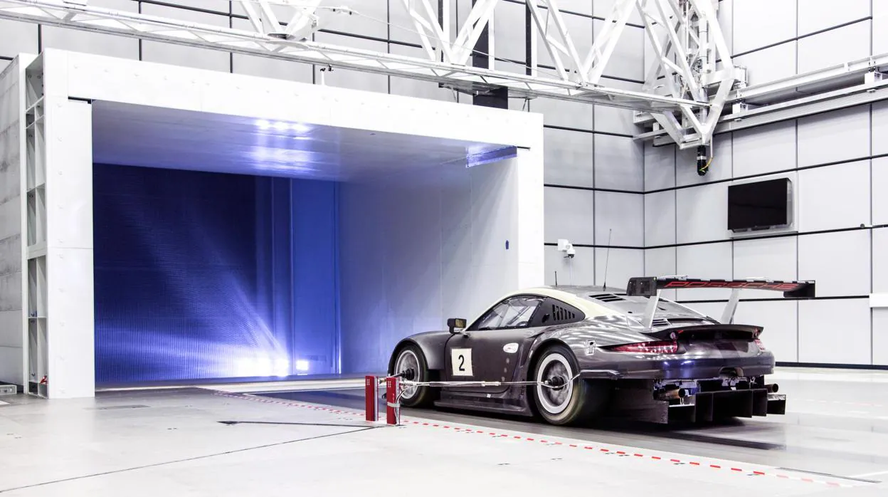5.000 piezas, 50 horas de carrera y tecnologías de primer nivel: Así se crea un 911 RSR