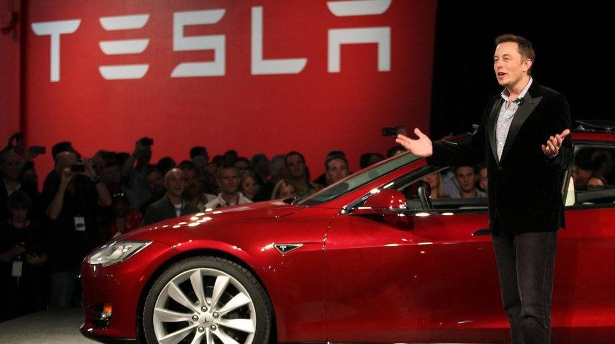 Intentan arrebatarle a Elonk Musk la presidencia de Tesla