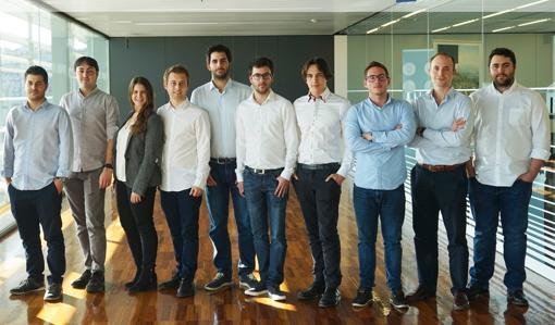 El equipo de Zeleros con David Pistoni en el centro de la imagen