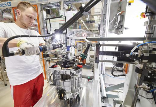 Audi comienza a fabricar en serie motores eléctricos