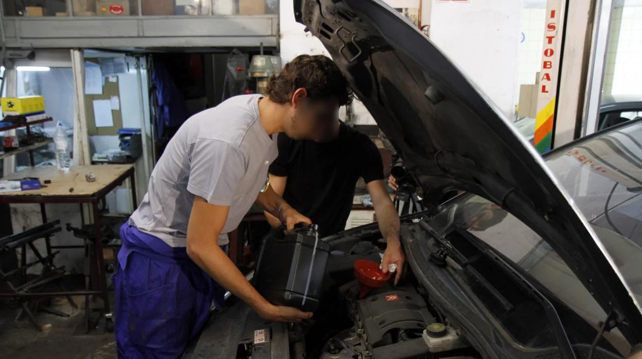 Las reparaciones de un coche diésel, hasta 280 euros más caras que las de un gasolina
