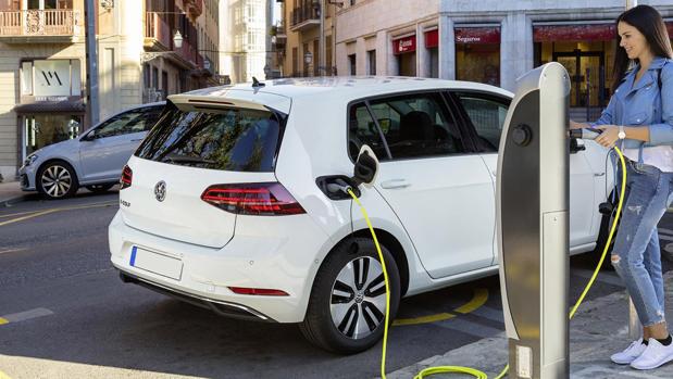 Solo el 5% de los puntos de carga de coches eléctricos de Europa están en España