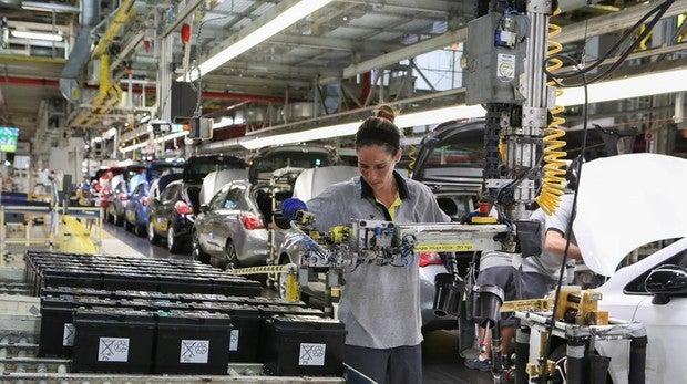 Un aumento de pedidos del Corsa lleva a Opel a contratar a 200 personas en la planta de Zaragoza