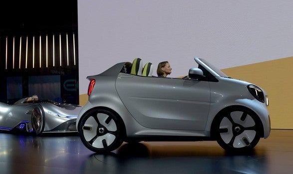 «smart» presenta en París el prototipo Forease con el que celebra su 20 aniversario