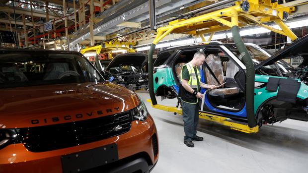 Jaguar Land Rover cierra su fábrica en Solihull dos semanas por el Brexit y la caída del diésel