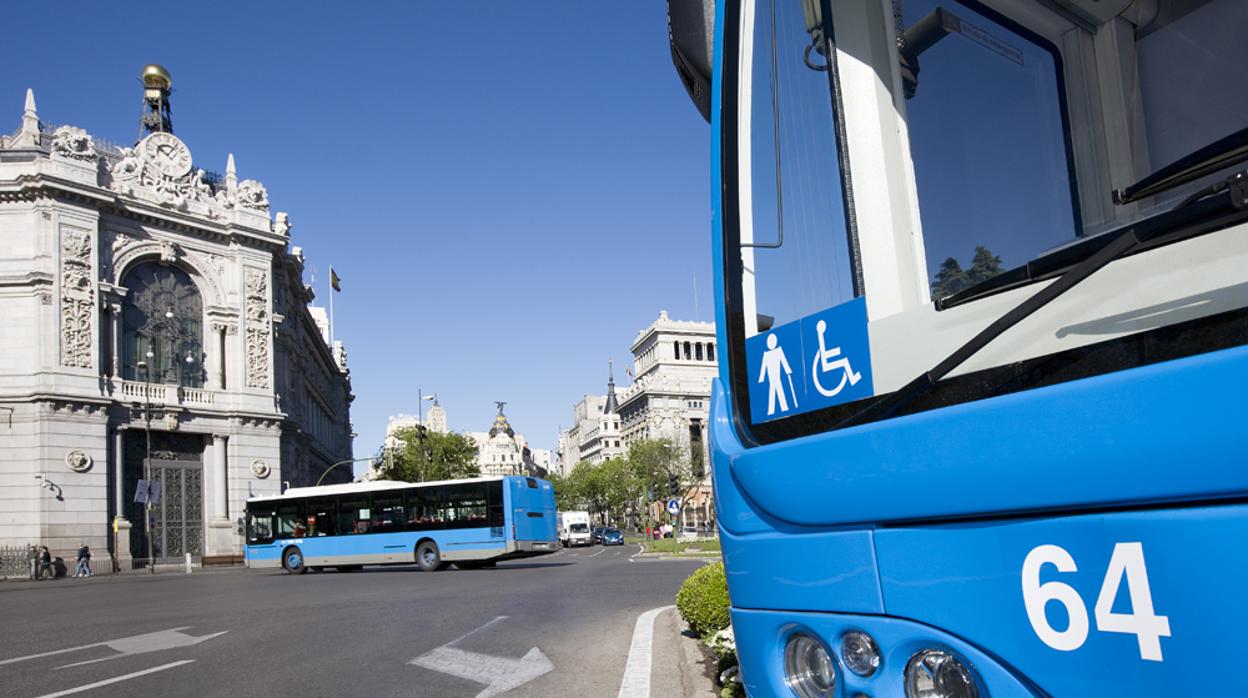 El transporte público pide que un 25% del aumento por gravar al diésel se destine a mejorar la movilidad sostenible