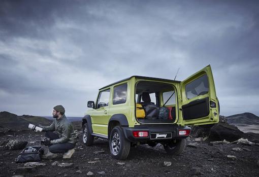 El nuevo Jimny vuelve a la eficiencia y estética de los todoterreno clásicos