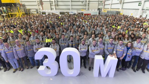 Renault produce en Valladolid su motor número 30 millones