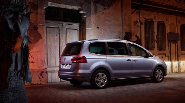 Seat actualiza el Alhambra, que ahora está disponible con siete plazas desde 25.500 euros