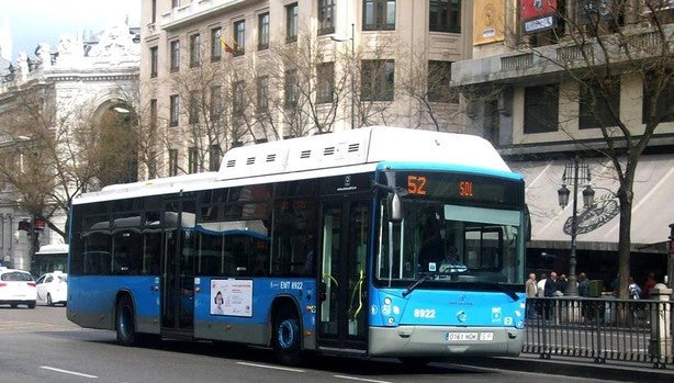 El doble rasero de Carmena permite circular sin restricciones a sus más de mil autobuses diésel