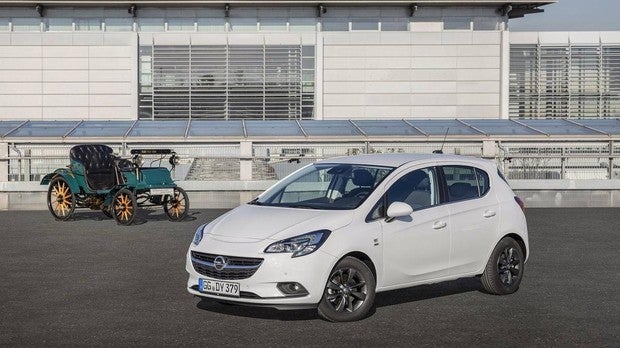 Opel celebra su 120 aniversario con una serie especial del Corsa