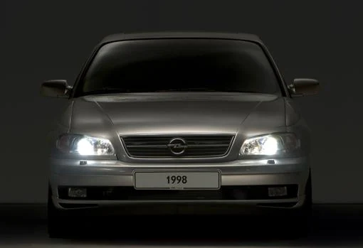 Patentmotorwagen: cuando los coches iluminaban con velas