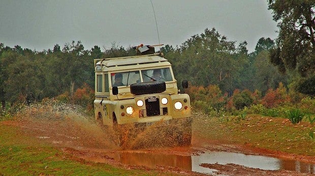 La muerte definitiva del Land Rover español: salen a subasta las últimas piezas de Santana Motor