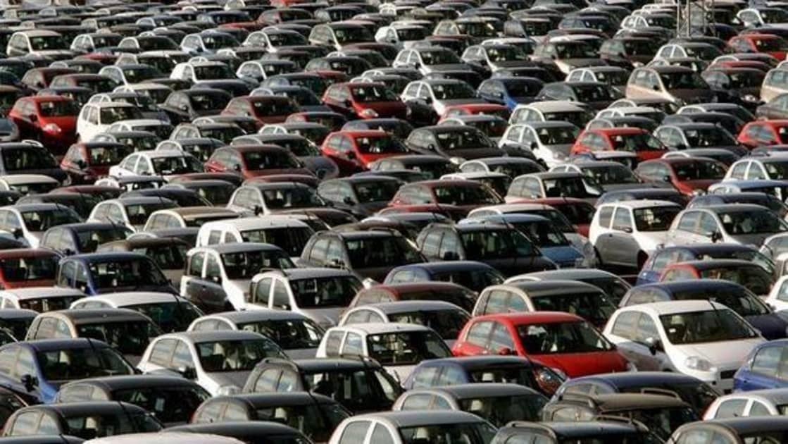 Medio año de caída en las ventas de coches enciende las alarmas