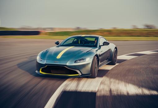 Aston Martin Vantage AMR: deportividad extrema con con cambio manual