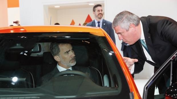 El Rey inaugura el Salón del Automóvil de Barcelona en su centenario