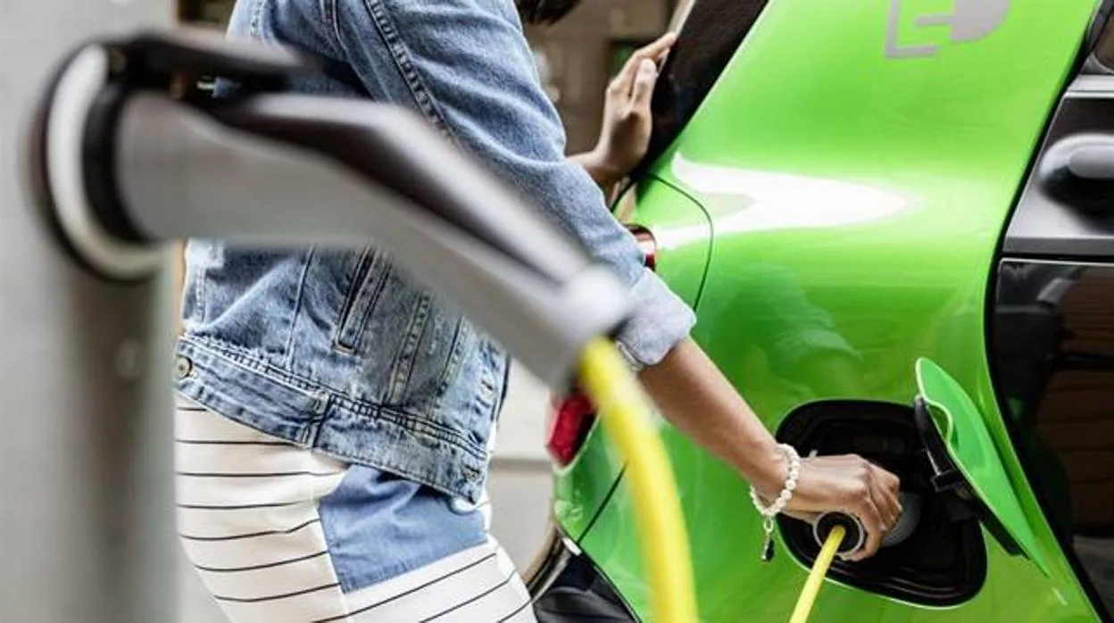 La producción de coches eléctricos hasta 2021  permitirá crear 120.000 nuevos empleos