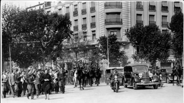 Los coches más importantes en la Historia de España (IV): El Mercedes que sedujo a Hitler... y a la República