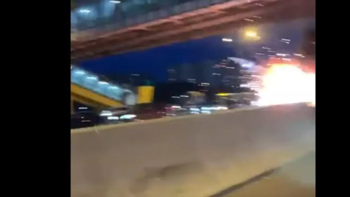 Vídeo: Un Tesla Model 3 estalla en llamas tras un accidente en modo autoconducido