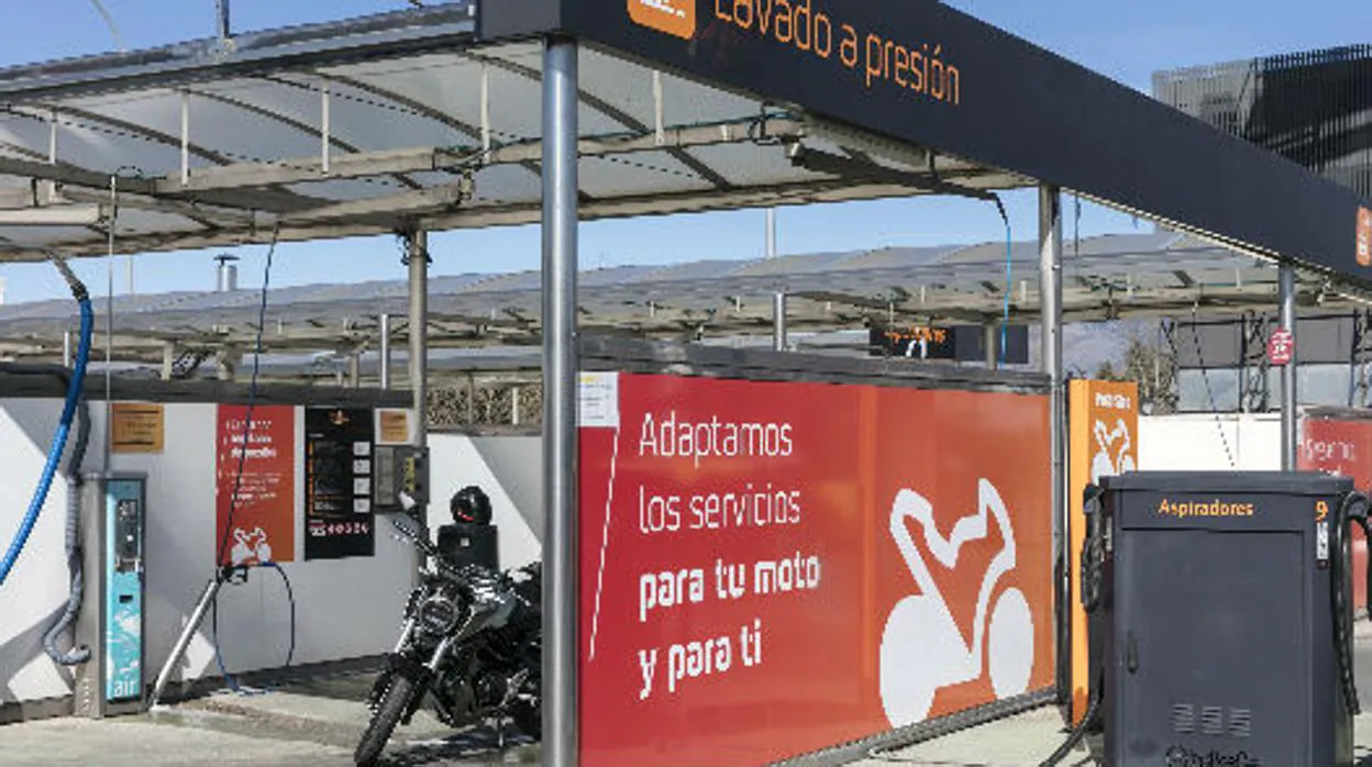 Repsol implanta un punto de servicios para moteros en sus gasolineras