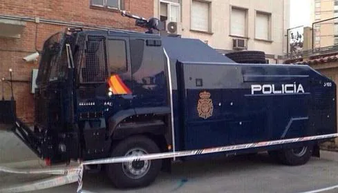 Así es el «camión botijo» antidisturbios de la Policía enviado a Barcelona y que nunca se ha utilizado