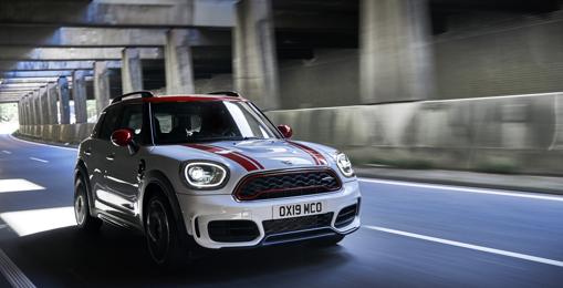 Mini Countryman y Clubman JCW: extraordinaria potencia y elasticidad en cualquier asfalto