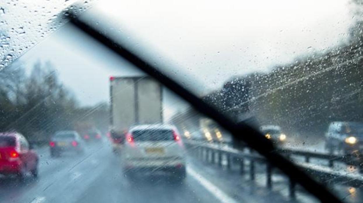 Descubre si ha llegado el momento de cambiar el limpiaparabrisas del coche